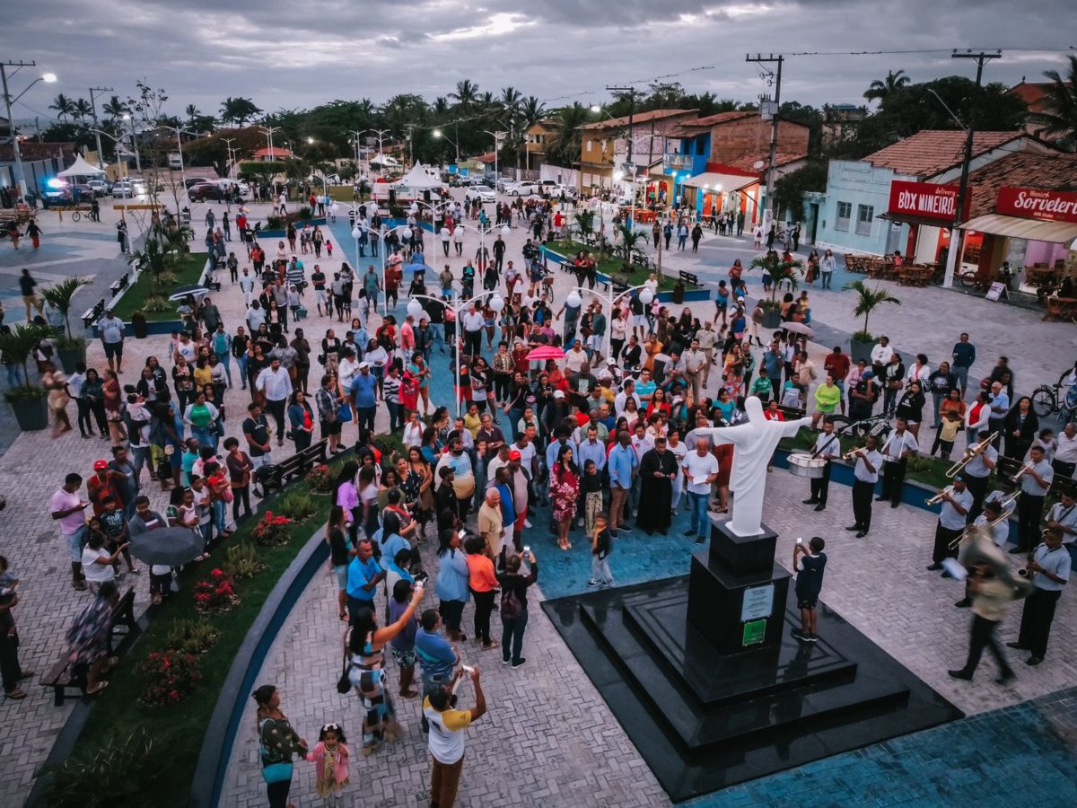 Prefeitura De Prado Inaugura Nova Pra A Da Matriz Prefeitura De Prado