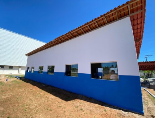 Prefeitura de Prado entrega mais uma escola totalmente reformada